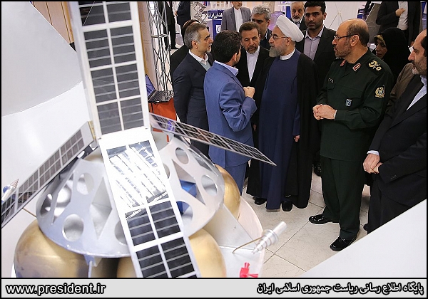 نمونه اولیه فضاپیمای سرنشین‌دار ایرانی رونمایی شد + تصاویر