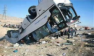 واژگونی اتوبوس مسافربری 33 مصدوم برجای گذاشت