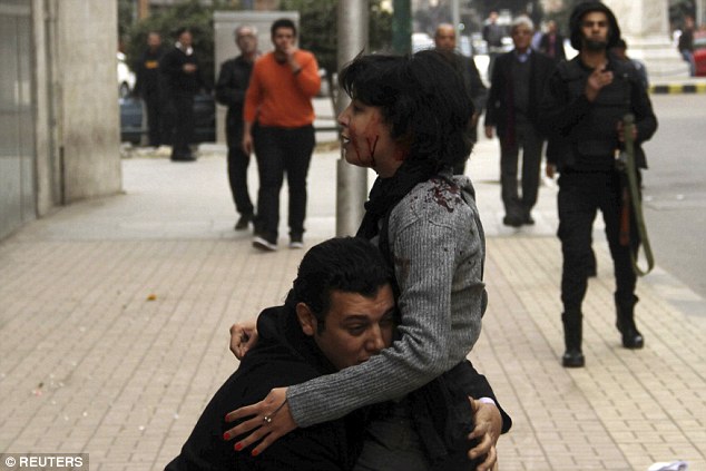 لحظه کشته شدن یک زن در تظاهرات مصر+ تصاویر