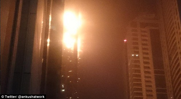 آتش سوزی مهیب در یکی از مرتفع‌ترین ساختمان‌های جهان در دبی+ عکس