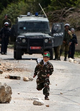 پسر بچه ۵ ساله فلسطینی خبر ساز شد +عکس
