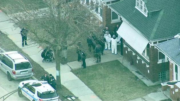 خشونت در آمریکا باز هم قربانی گرفت/ کشف 6 جسد در خانه ای در شیکاگو+ تصاویر