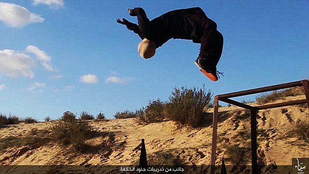 مخوف‌ترین اردوگاه آموزش تروریست داعش در شبه جزیره سینا + تصاویر