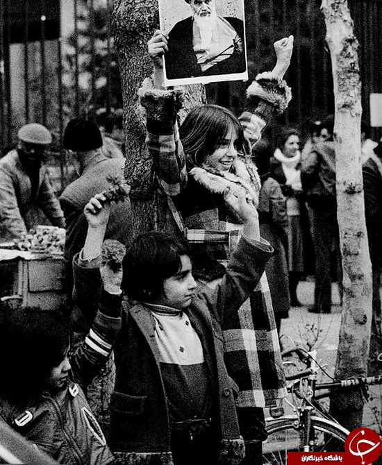 گاردین: «انقلاب 57» از لنز دوربین عکاس زن +تصاویر
