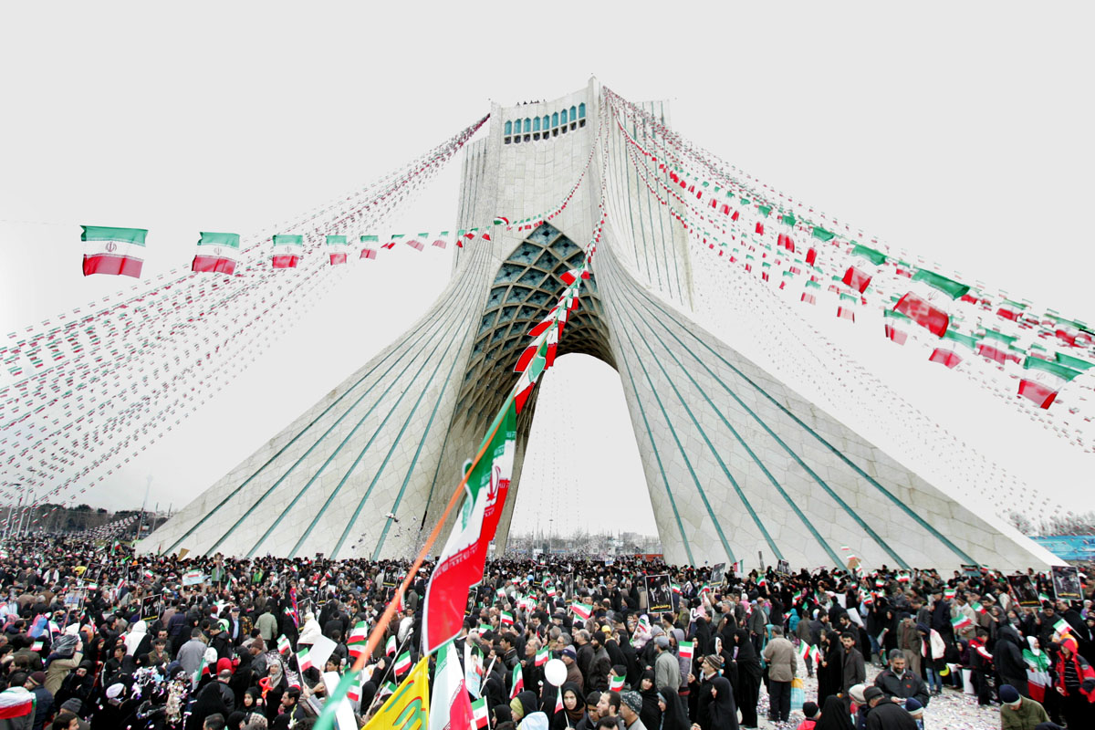 آغاز راهپیمایی شکوهمند سی و هفتمین سالگرد پیروزی انقلاب اسلامی/همه آمده‌اند!