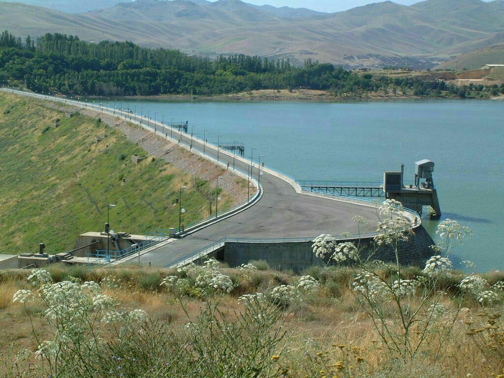 آغاز رها سازی آب از سدهای آذربایجان غربی به سمت دریاچه ارومیه