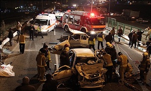 برخورد جرثقیل 25 تنی با 8 دستگاه خودرو در شمال تهران 1