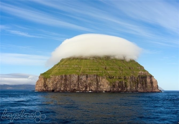 جزیره ای که همیشه ابری است