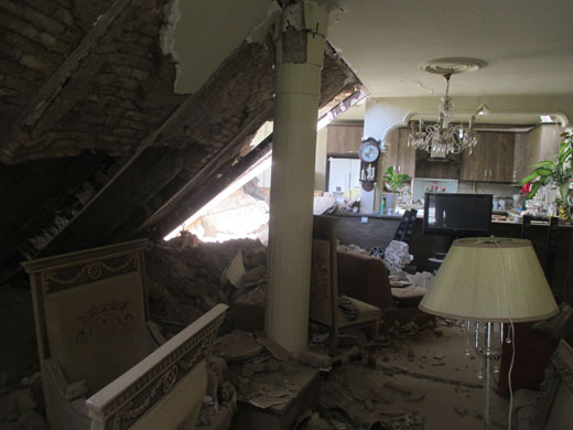 ریزش خانه ویلایی در شهریار/ خوشبختانه حادثه مصدومی نداشت+ تصاویر