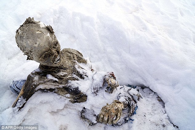 کشف سومین جسد مومیایی شده بر فراز بلندترین قله مکزیک + تصاویر