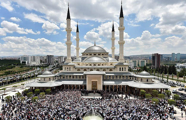 نماز خواندن رییس جمهور ترکیه +عکس