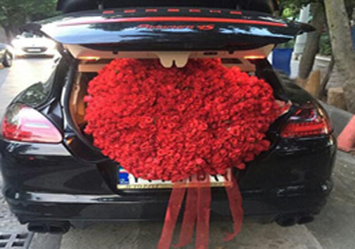 ماشین عروس ابتکاری با پورشه در تهران+تصویر