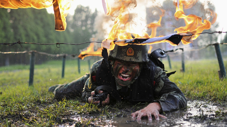 دشوارترین تمرین‌های نظامی دنیا+ عکس