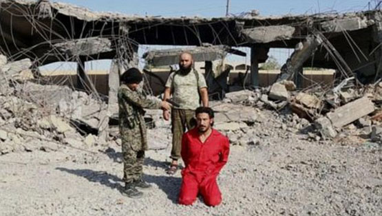 نسل جدید داعش برای اعدام پرورش یافتند+ تصاویر