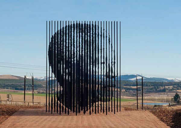 مجسمه ی ماندلا