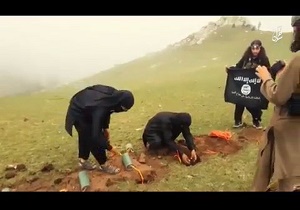 شیوه وحشتناک داعش در اعدام گروگان های خود