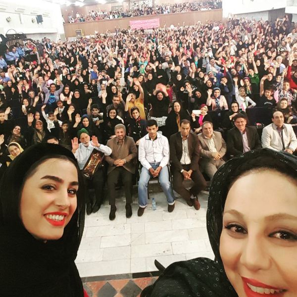 سلفی جالب بهنوش بختیاری با مردم مشهد! + عکس 