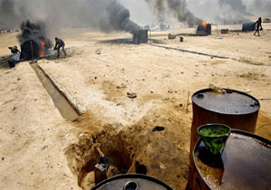 حملات ارتش عراق، داعش را فراری داد/ خرید نفت از داعش در بازار سیاه ادامه دارد