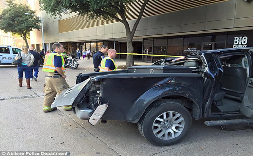 بی احتیاط ترین راننده زن در تگزاس+ تصاویر