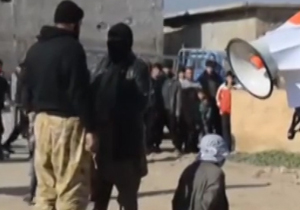 دانلود فیلم اعدام یک مرد در ملاعام توسط داعش + فیلم(18+)