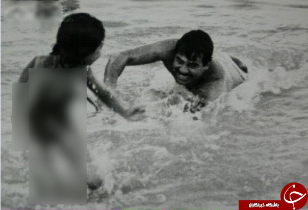 صدام حسین در حال آب بازی با دخترش  + عکس