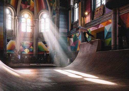 تبدیل یک کلیسای قدیمی به زمین اسکیت سواری + تصاویر