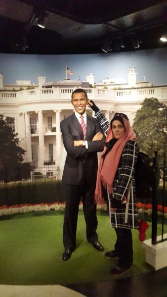 پیچاندن گوش اوباما توسط زن ایرانی در اروپا +عکس