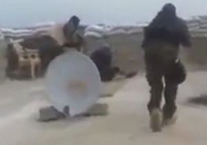 لحظه دستگیری تک تیرانداز داعش + فیلم 