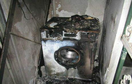 ماشین لباسشویی یک واحد مسکونی را به آتش کشید