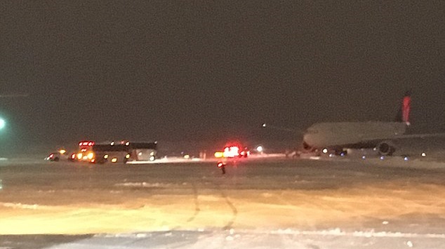 جزئیات حادثه خروج هواپیمای تیم آمریکایی از باند فرودگاه + تصاویر