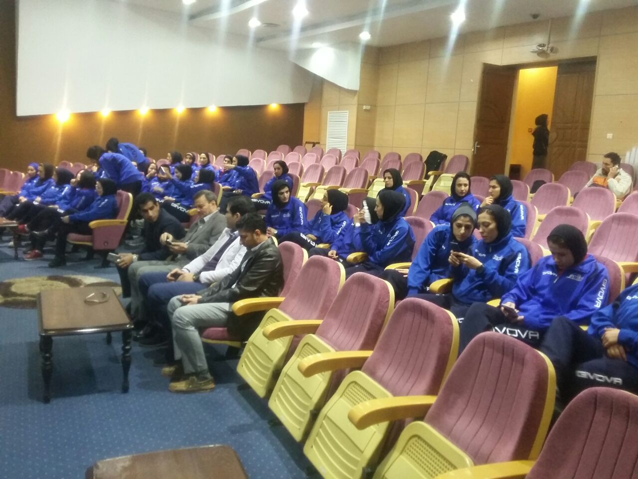 نخستین دوره کلاس داوری فوتبال بانوان برگزار شد/خبرنگاران را از کلاس بیرون انداختند