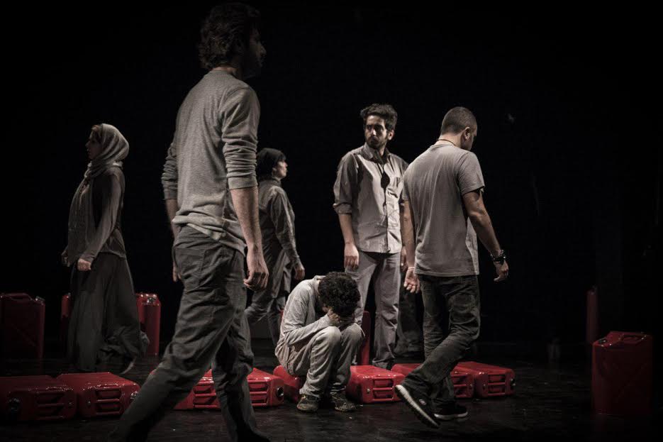 افتتاح یک نمایش با صدای یک زندانی در تئاتر شهر