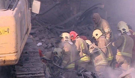 هفتمین روز حادثه پلاسکو/ احراز هویت 6 جانباخته حادثه پلاسکو/ پیکر 5 آتش‌نشان دیگر از زیر آوار بیرون کشیده شد