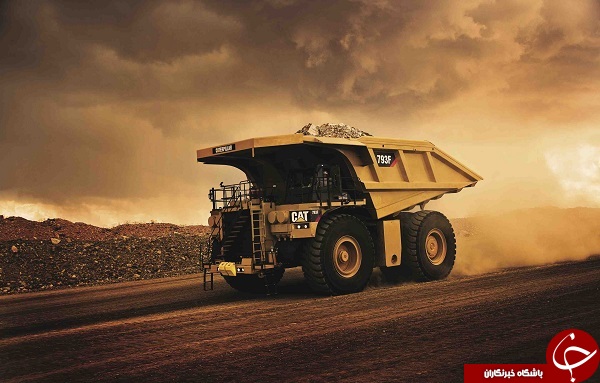 نبرد غول پیکرترین کامیون دنیا با خودروی سواری + فیلم
