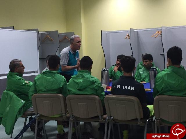 نشست فنی و آنالیز تیم ملی نوجوانان پیش از دیدار با ازبکستان