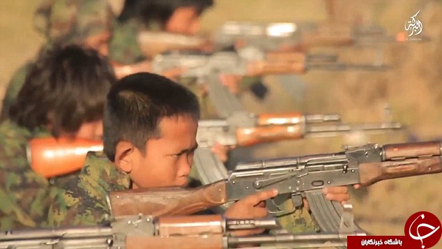 کمپ آموزشی داعش برای کودکان آسیایی+تصاویر