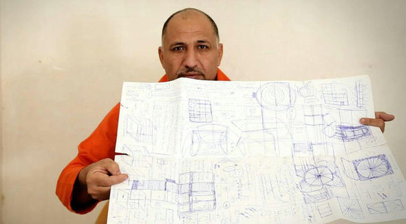 اعدام یک شعبده‌باز خیابانی به وسیله داعش/ شعبده‌باز عراقی مجبور به افشای اسرارش شد+ تصاویر