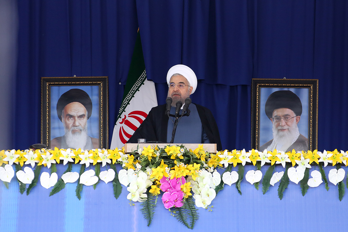 روحانی: در ایران هیچ کس حق ندارد میان مذاهب امتیاز قائل شود