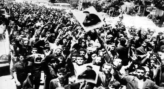 قیام15خرداد نقطه عطف مبارزات ملت ایران با رژیم شاهنشاهی/ آشکار شدن ماهیت رژیم شاهنشاهی برای مردم