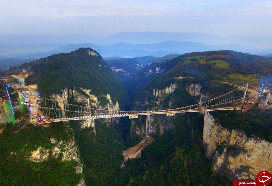 وحشتناک ترین وطولانی ترین پل شیشه ای جهان +تصاویر