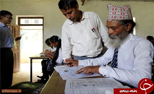پیرمرد ۶۸ ساله نپالی بالاخره به مدرسه رفت+تصاویر