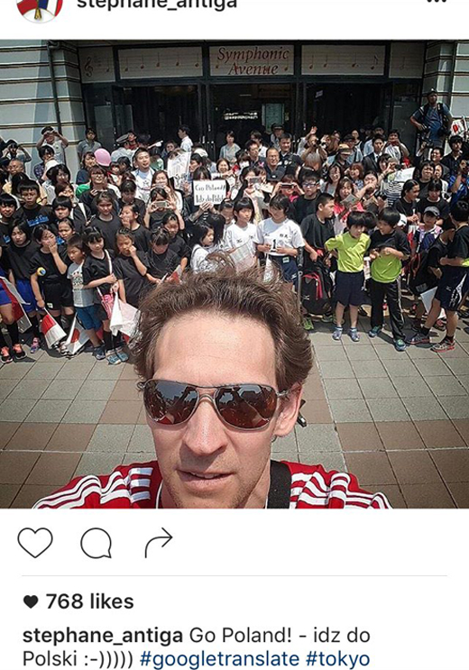 سلفی سرمربی لهستان با دانش‌آموزان ژاپنی+ عکس/// در حال ویرایش
