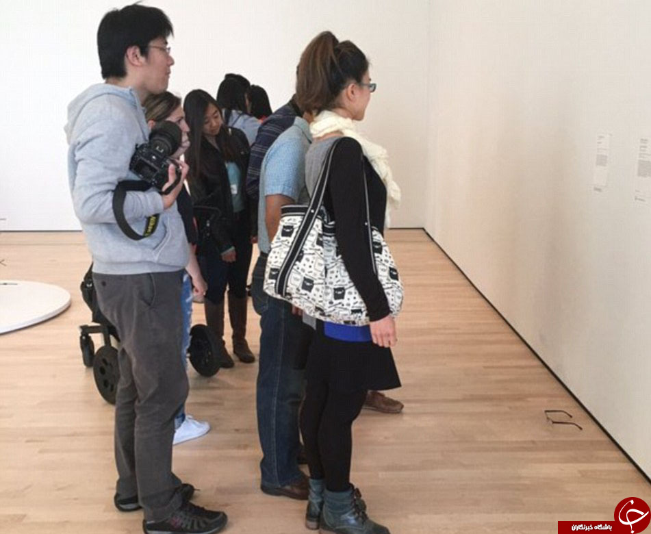 نوجوانی که باز دیدکنندگان موزه را سرکارگذاشت+تصاویر