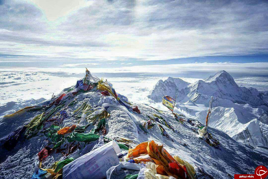 وضعیت  نابسامان قله اورست/دختری که سنگ گریه می کند/تنهاجایی که پشه وجود ندارد/ برجی که هر طبقه اش می چرخد