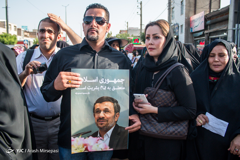موافقان و مخالفان احمدی نژاد در ملارد به روایت تصویر