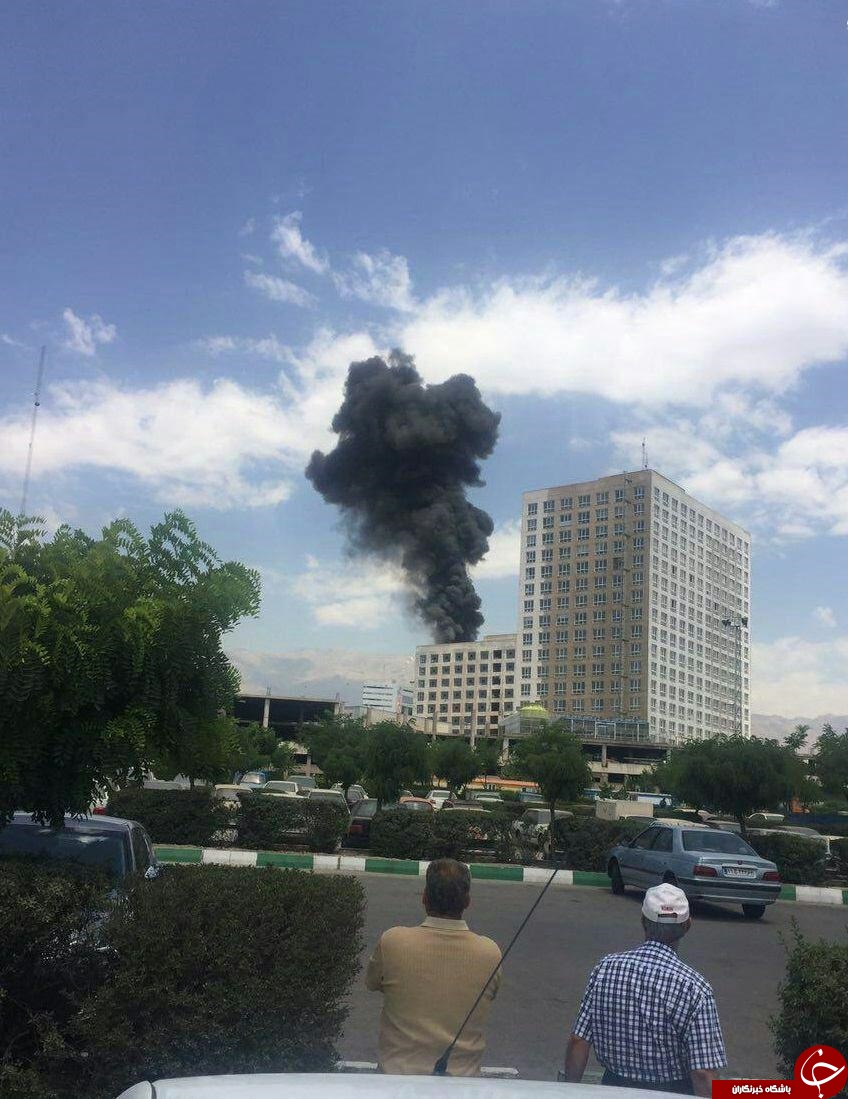 عکس/ آتش سوزی در ساختمان بنیاد مستضعفان تهران
