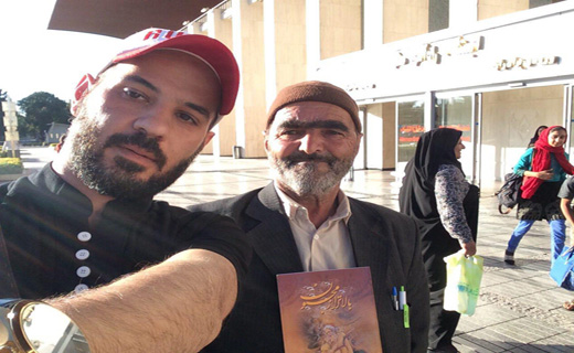 دیدار با مهمان «ماه عسل» در ایستگاه راه‌آهن مشهد/ حالا روزی 200 جلد کتاب می‌فروشم