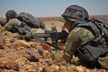 حمله ارتش لبنان به مواضع داعش در منطقه بقاع شمالی