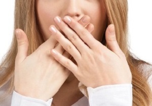 بوی دهان، نوع بیماری را بازگو می‌کند! + اسامی بیماریها 