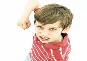 کودک نباید به کتک زدن والدین عادت کند